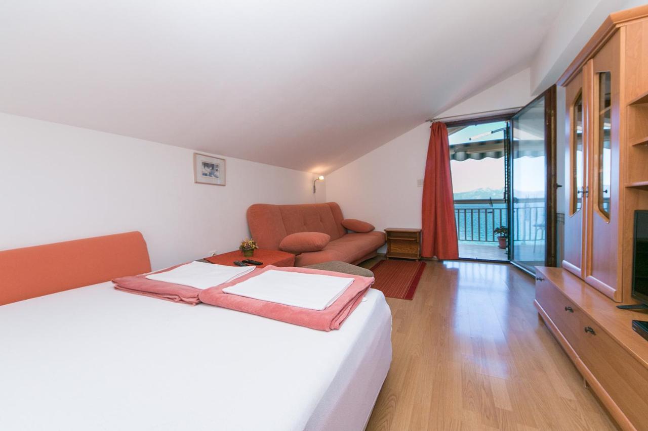 Apartments By The Sea Brist, Makarska - 15714 Podaca Exterior photo